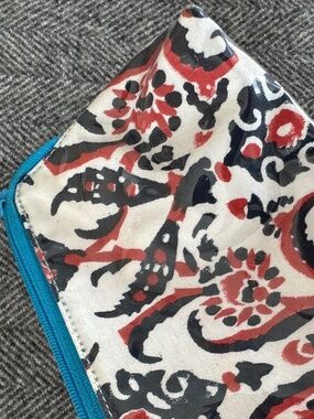 ROBERTA ROLLER RABBIT MAKEUP BAG